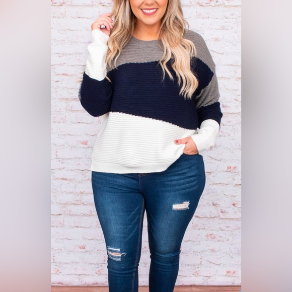 Chic Soul Sweater - Picture 2 of 8